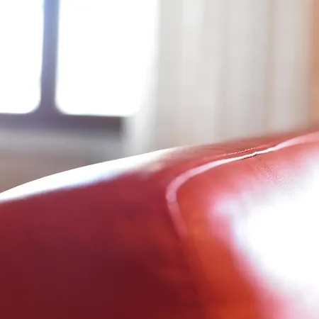 3 Bedroom With Parking Garage In The Heart Of *