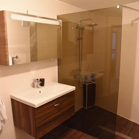 3 Bedroom With Parking Garage In The Heart Of Lägenhet Skopje