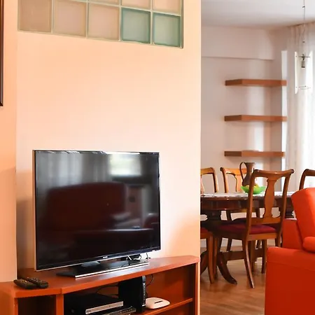 3 Bedroom With Parking Garage In The Heart Of Skopje