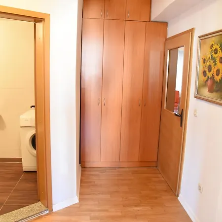 3 Bedroom With Parking Garage In The Heart Of * Skopje