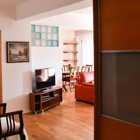 3 Bedroom With Parking Garage In The Heart Of Apartment Skopje