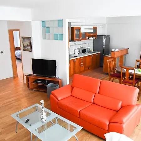 3 Bedroom With Parking Garage In The Heart Of Διαμέρισμα Σκόπια