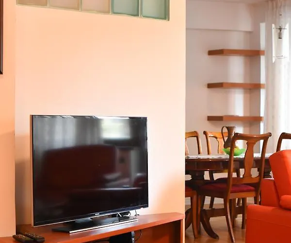 3 Bedroom With Parking Garage In The Heart Of Skopje