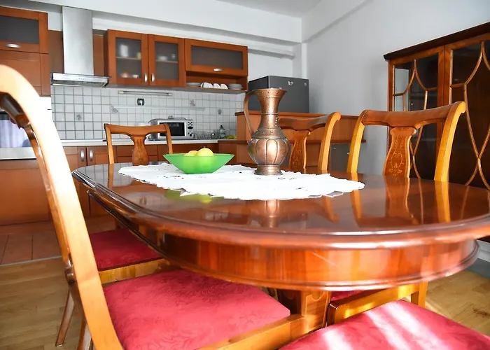 3 Bedroom With Parking Garage In The Heart Of * Skopje