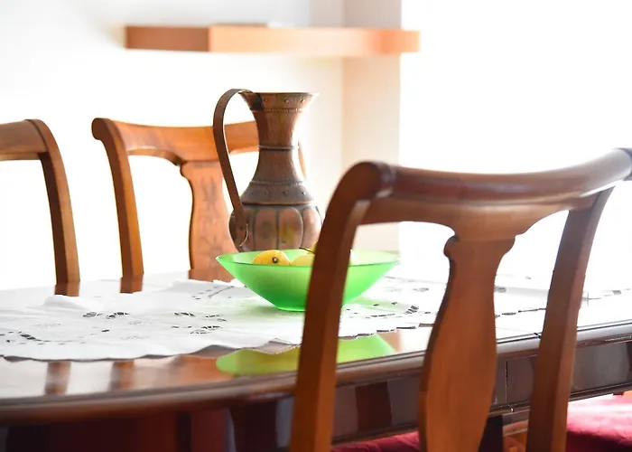 3 Bedroom With Parking Garage In The Heart Of Апартаменты